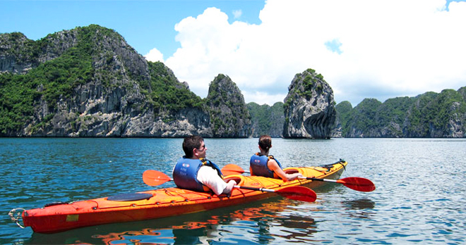 halongbay-kayaking