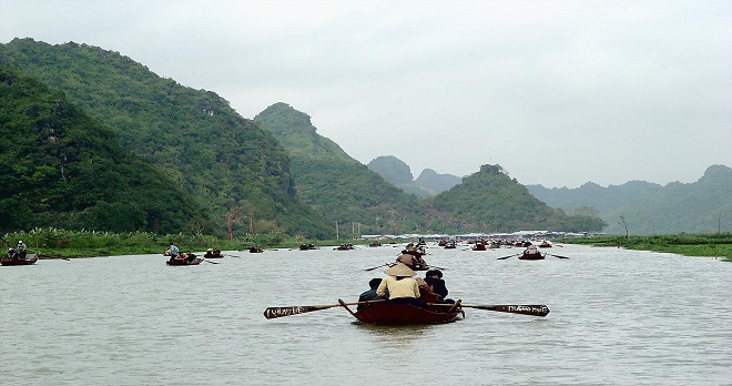 du-lich-chua-huong2